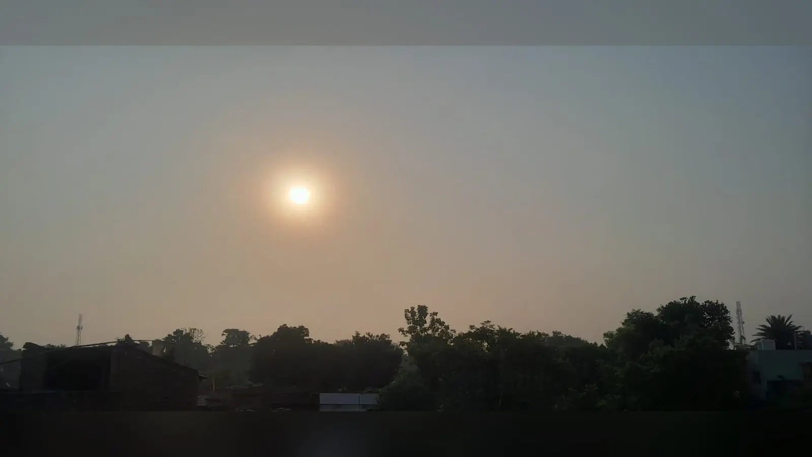 सुबह से तपने लगा मुंगेर, तेज धूप और उमस ने बढ़ाई लोगों की परेशानी