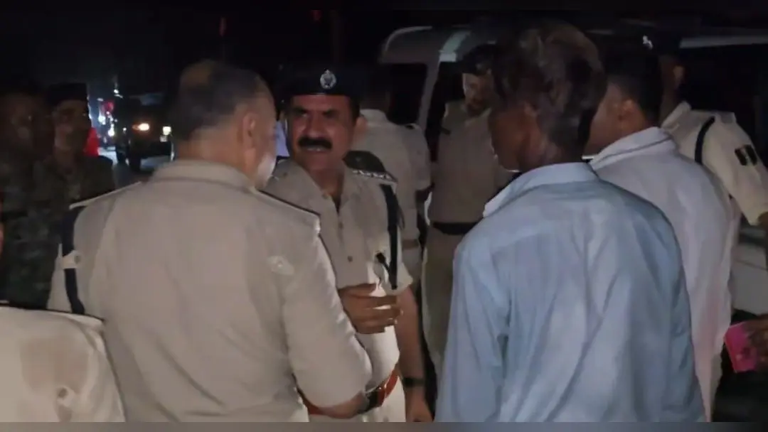 मुहर्रम जुलूस में अनियंत्रित कार घुसी, बच्चे समेत कई लोग घायल