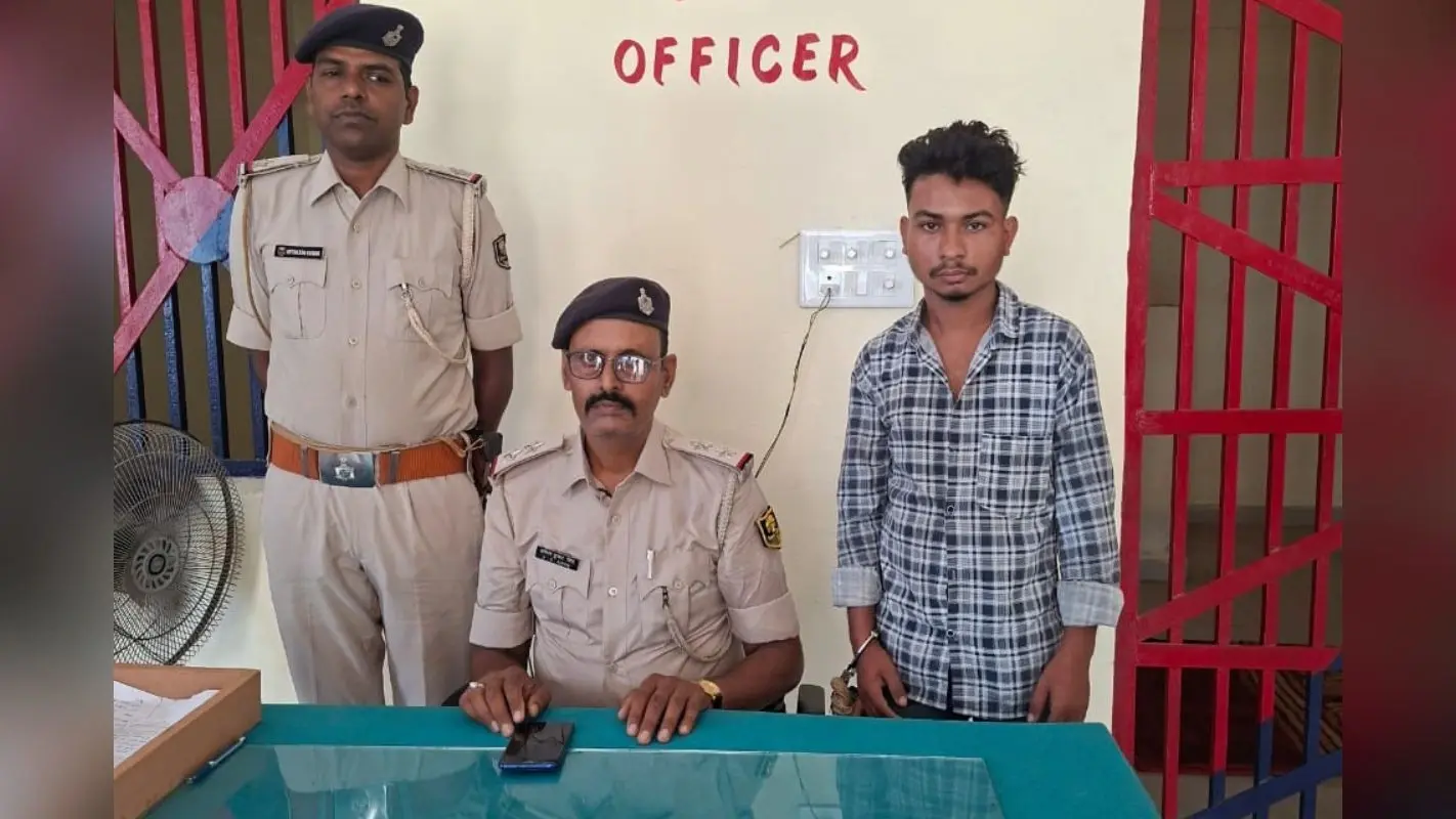 घर में घुसकर महिला को दी जान से मारने की धमकी, सीवान में पिस्टल के साथ युवक गिरफ्तार