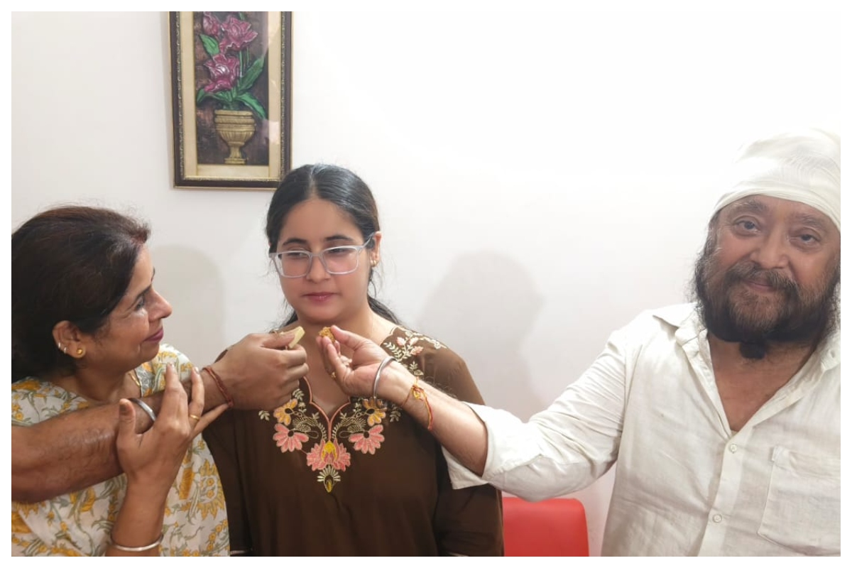 टेंट हाउस संचालक की बेटी बनीं MBBS डॉक्टर, सिख समुदाय में शहर की पहली महिला डॉक्टर बनीं असप्रीत कौर