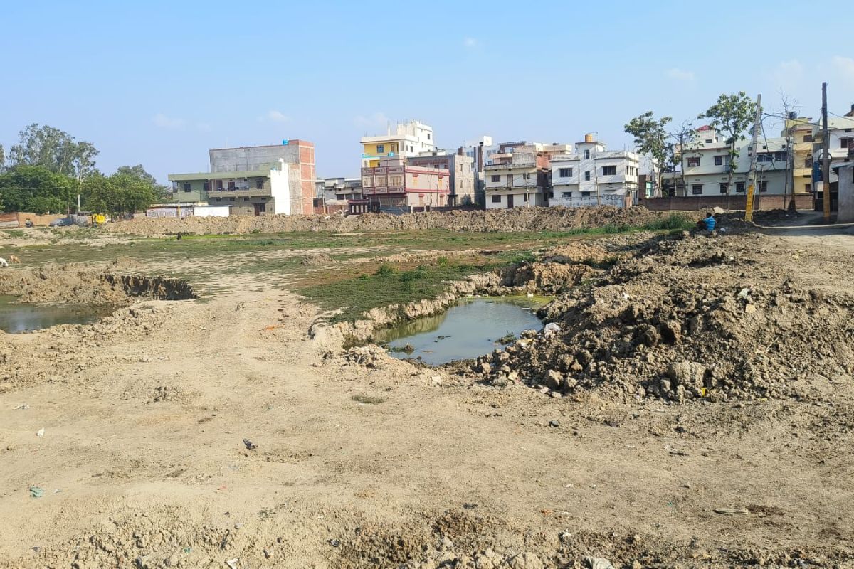 बक्सर में विकास के नाम पर खेल! सरकारी योजना का काम फाइलों में पूरा, ज़मीनी हकीकत जान उड़े होश