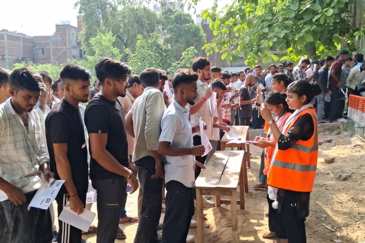 मद्य निषेध सिपाही भर्ती परीक्षा: हंगामे के बाद प्रशासन अलर्ट, रोहतास में परीक्षा केंद्रों पर दिखा पुख्ता इंतजाम