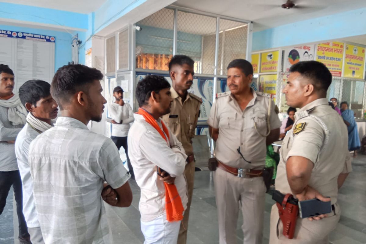 कैमूर के चांद अस्पताल में 12 वर्षीय बच्ची की मौत, परिजनों ने इलाज में लापरवाही का आरोप लगा किया हंगामा