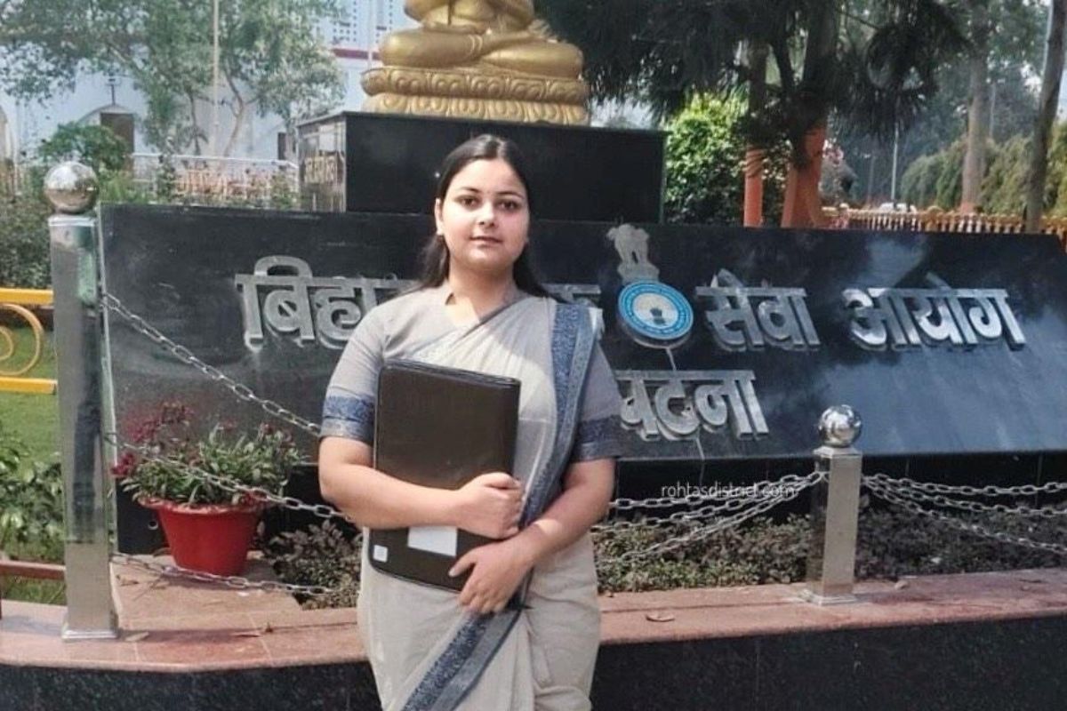 रोहतास के बिक्रमगंज की सलोनी कुमारी बनीं BPSC टॉपर, 1156वीं रैंक हासिल कर बनीं पदाधिकारी, इलाके में खुशी की लहर
