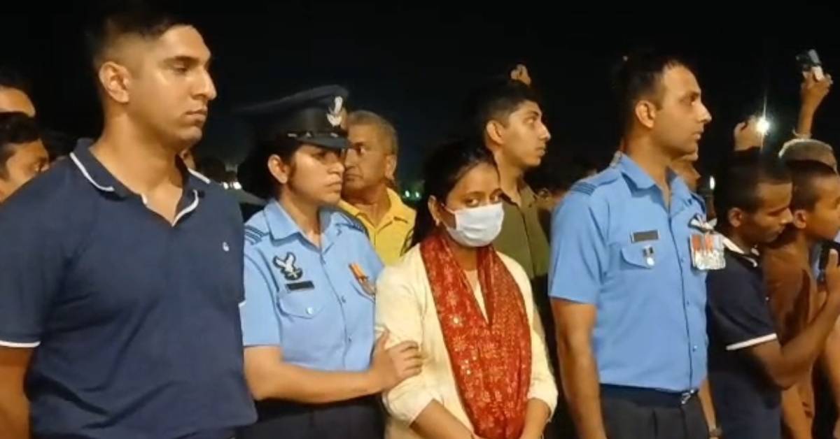 शहीद शुभम की सर्विस बुक में पत्नी और मां का आधा-आधा हक, रार के बीच कथित बहू ने ससुर को फोन कर बोलीं- ‘गांव वालों के बहकावे में मत आइए’