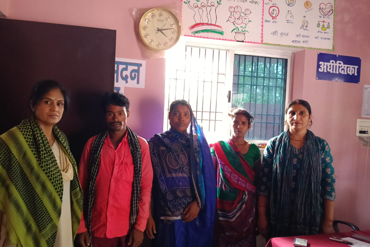 अरवल में शक्ति सदन की मानवीय पहल, इशारों के सहारे मूक-बधिर महिला को ढूंढा, परिजनों की आंखें हुई नम