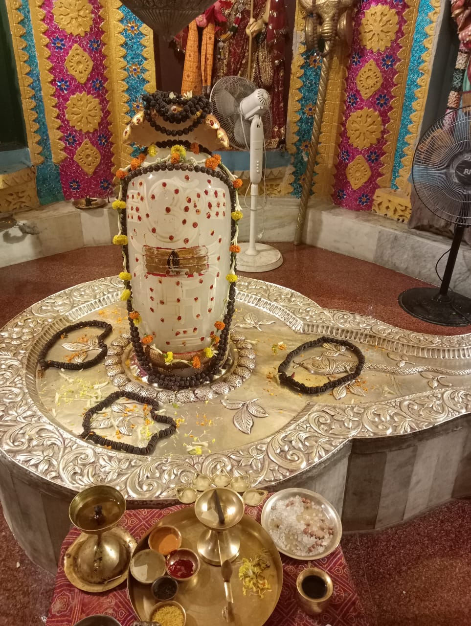 आज का दर्शन : किस समय खुलेंगे प्रमुख मंदिरों के कपाट, यहां देखें पूरी समय सारणी