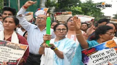 मोमबत्ती लेकर सड़क पर उतरीं ममता बनर्जी, बरुईपुर पीड़िता को न्याय देने की उठायी मांग
