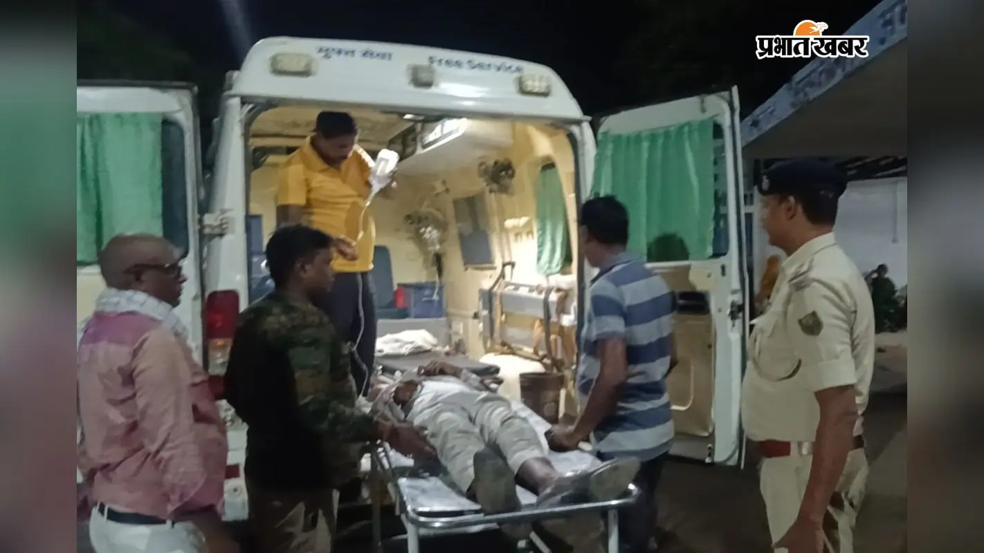 अमरपुर-शाहकुंड मुख्य मार्ग पर अमरपुर में अज्ञात वाहन ने बाइक को मारी टक्कर, दो युवक गंभीर रूप से घायल