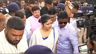 बंगाल : बारुईपुर पहुंचे नेताओं को लोगों ने खदेड़ा, गो बैक सायोनी के लगे नारे