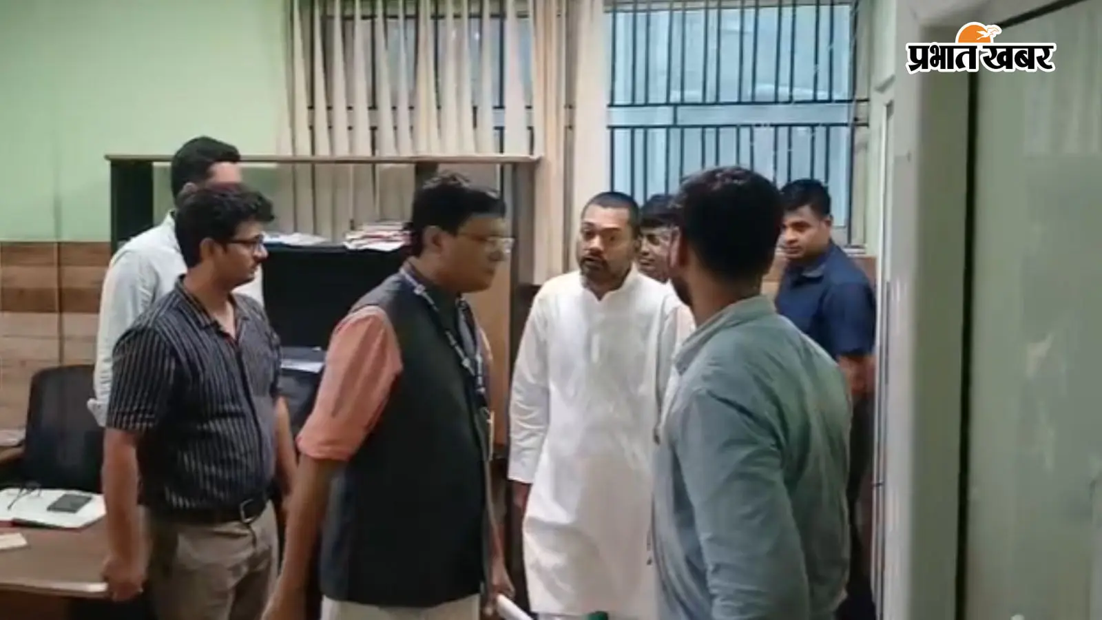 निशांत कुमार अचानक पहुंचे LNJP हॉस्पिटल, मरीजों से की बात, व्यवस्थाओं को देख भड़के
