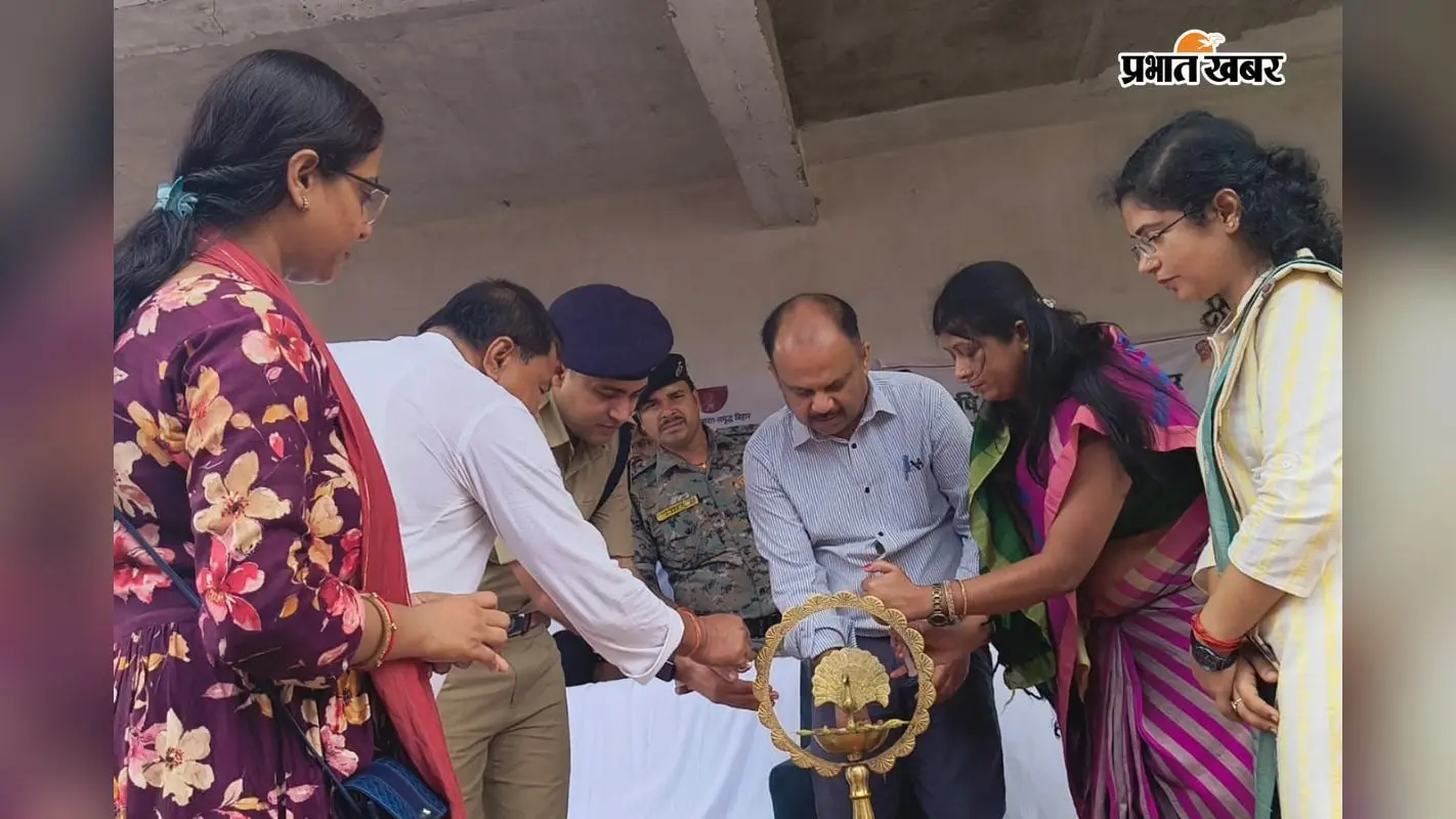 85 आवेदन, 100% समाधान, पंचायत में लगे सहयोग शिविर में डीएम ने सौंपे प्रमाण पत्र, ग्रामीणों को मिली बड़ी राहत