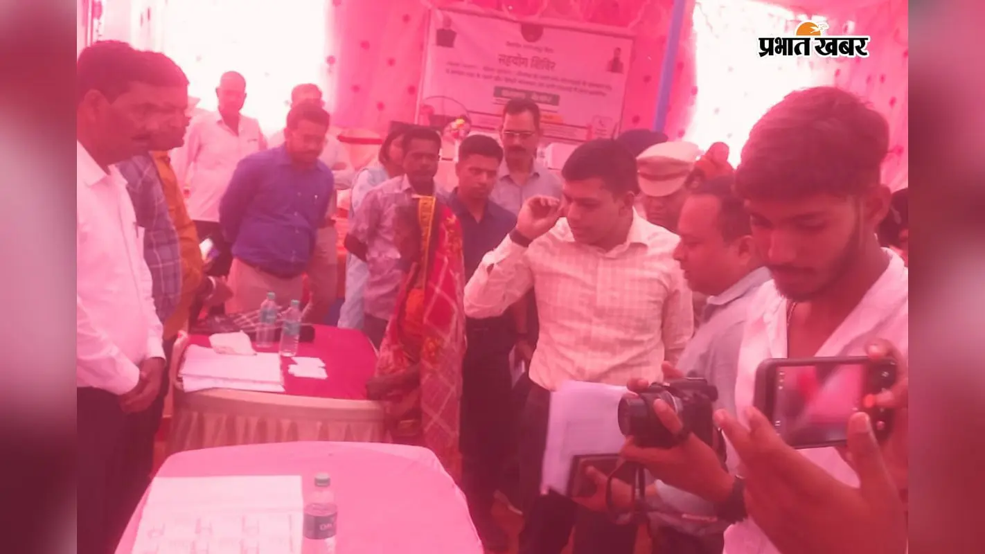 बेलहर सहयोग शिविर में पहुंचे डीएम-एसपी, सुनीं ग्रामीणों की समस्याएं, अधिकारियों को दिए सख्त निर्देश