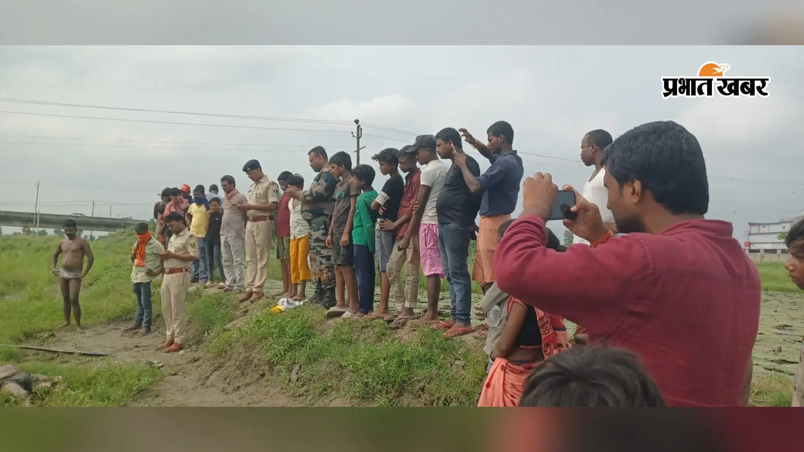 सौरा नदी से अधेड़ का शव बरामद, पहचान में जुटी पुलिस