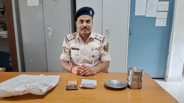नवादा में स्वर्ण कारोबारी लूटकांड का घंटों में खुलासा सोने के जेवर, बाइक और मोबाइल के साथ चार गिरफ्तार
