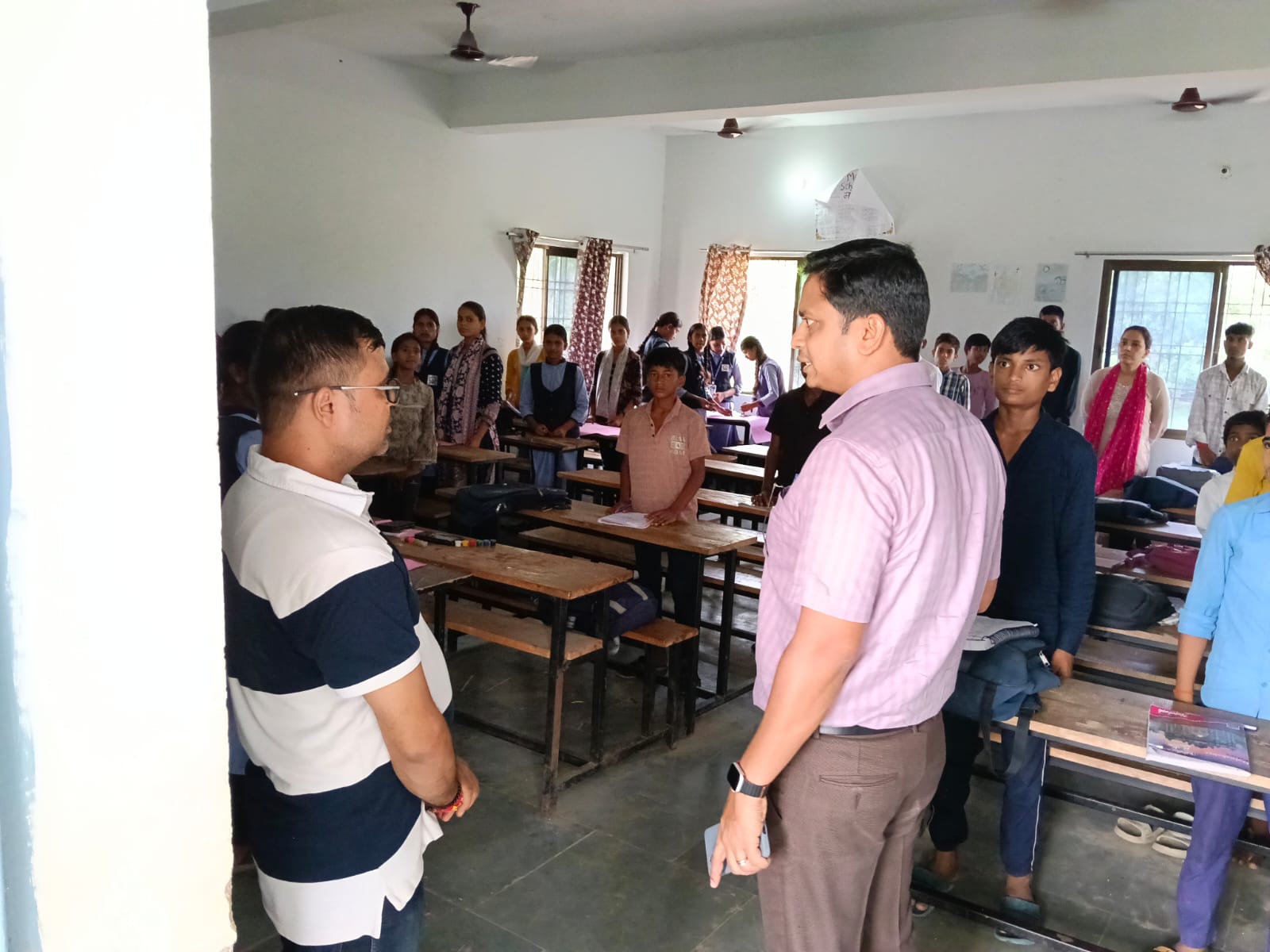 भभुआ में SDO के औचक निरीक्षण में मॉडल स्कूल में मिलीं कमियां, BEO को दिए तत्काल सुधार के निर्देश