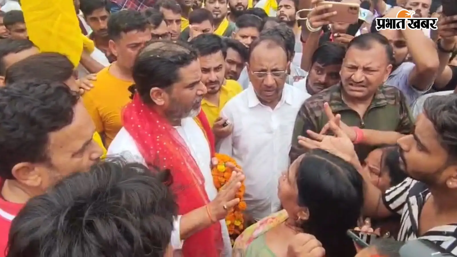 पटना में युवक की किडनैपिंग के बाद बवाल, परिजनों से मिले प्रशांत किशोर, बोले- 2 दिन में पुलिस नहीं ढूंढ पाई तो खुद करेंगे प्रदर्शन