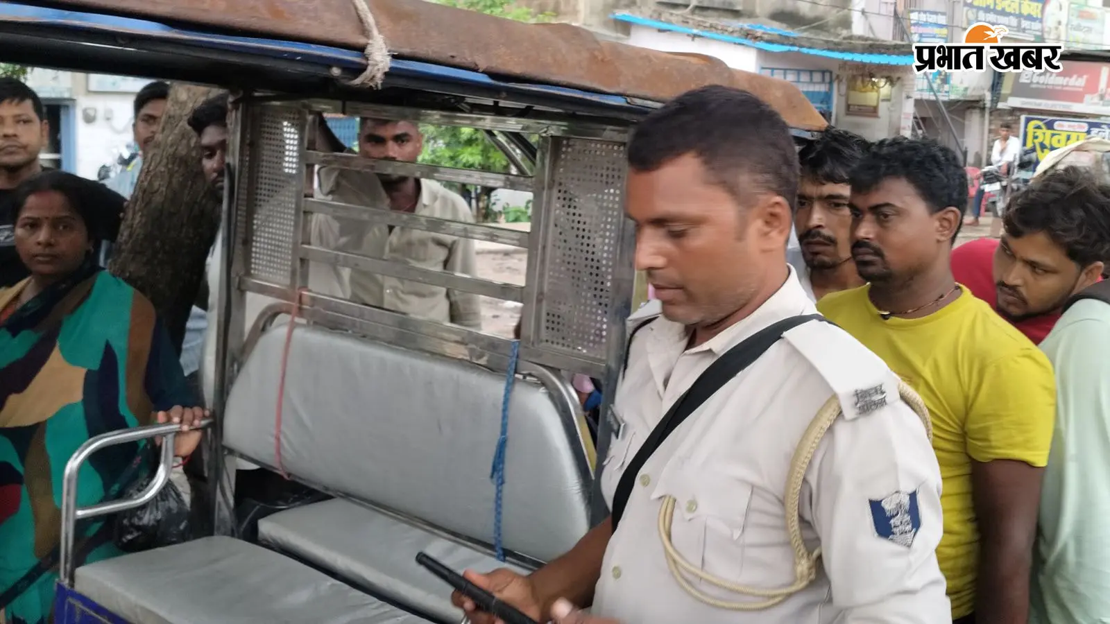 सासाराम में ई-रिक्शा से बेहोशी की हालत में मिली युवती, पहचान में जुटी पुलिस
