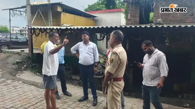 नवादा के अमावां मोड़ पर चला प्रशासन का बुलडोजर, 50 साल पुरानी दुकानें भी हटाई गई