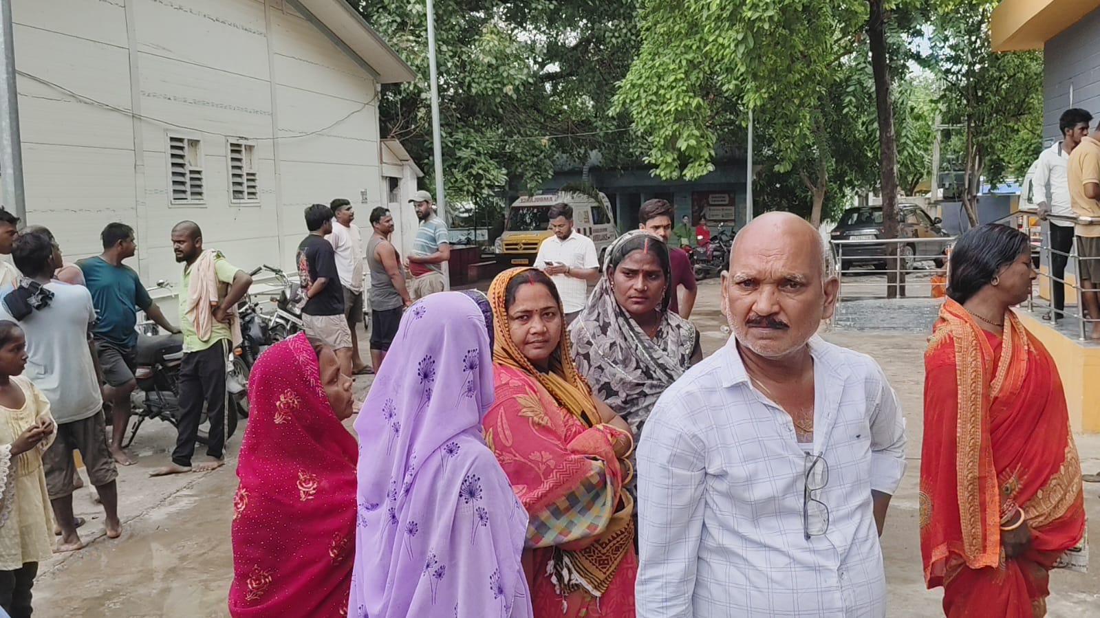गोपालगंज के कटेया में वज्रपात से एक मजदूर की मौत, दूसरा गंभीर रूप से झुलसा