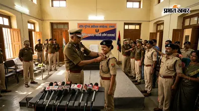 पिपिंग समारोह में 22 सहायक अवर निरीक्षकों को मिला प्रमोशन, एसएसपी ने पहनाए स्टार