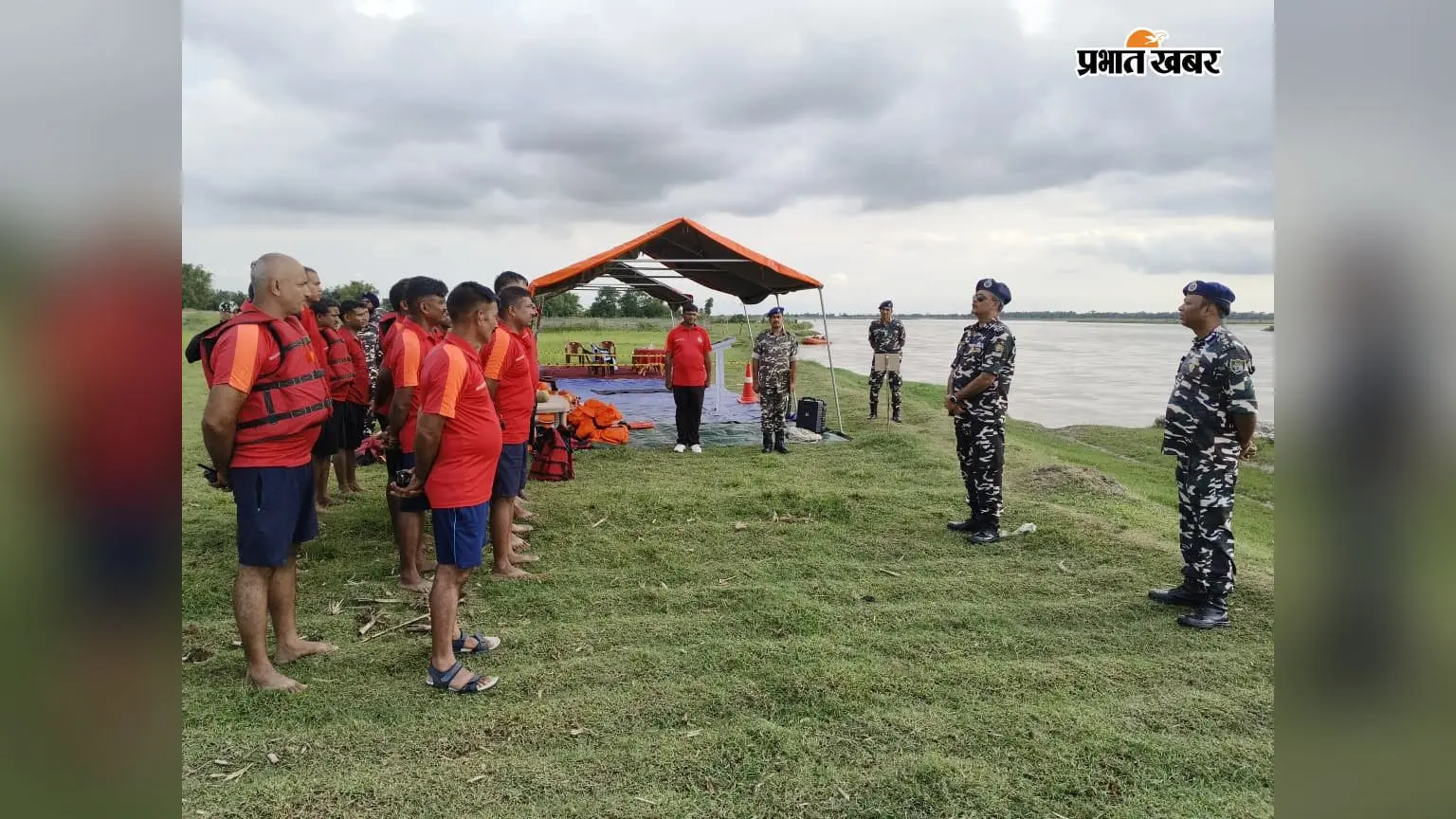 महानिरीक्षक पहुंचे ठाकुरगंज स्थित SSB 19वीं वाहिनी, सीमा सुरक्षा और नशा तस्करी पर सख्ती के दिए निर्देश
