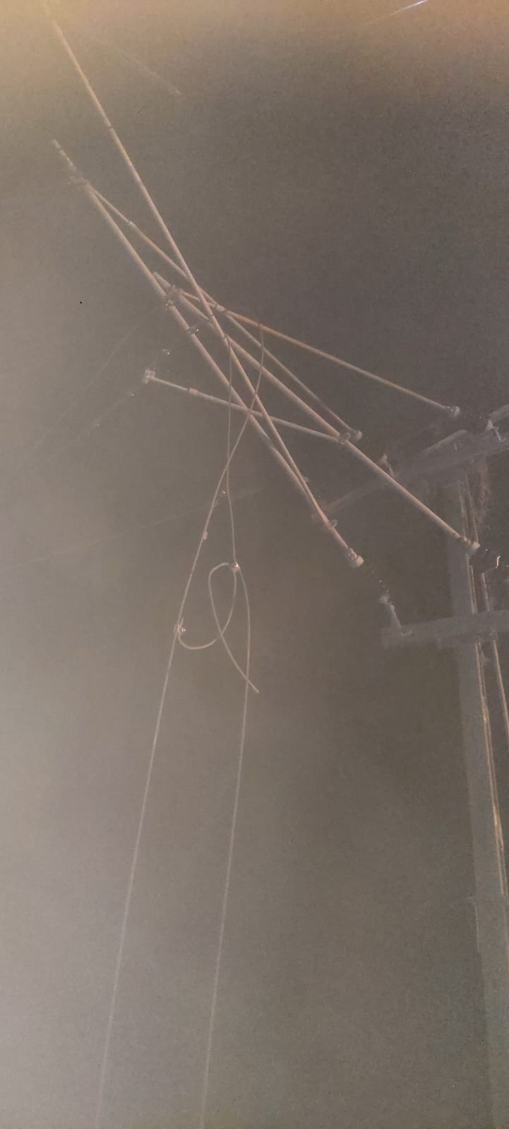 जहानाबाद में चोरों ने काटा रेलवे का ओवरहेड वायर, 3 घंटा बाधित रहा ट्रेन का परिचालन