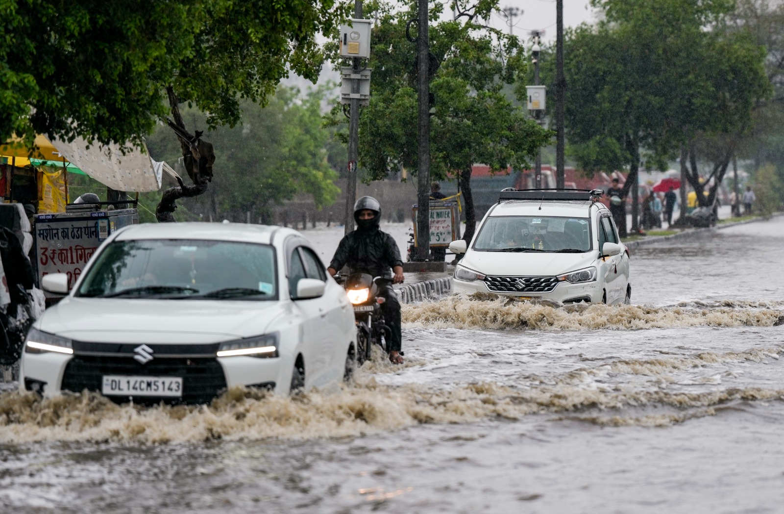 12वीं तक के स्कूल बंद
