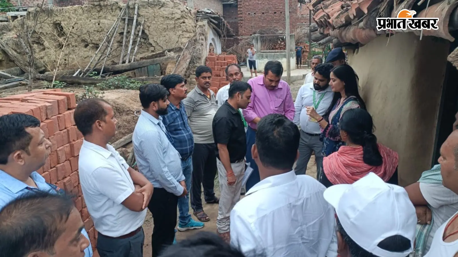 नवादा में जनगणना प्री-टेस्ट का औचक निरीक्षण, केंद्र की टीम ने परखी जमीनी हकीकत; रजिस्टर और डेटा एंट्री की जांच