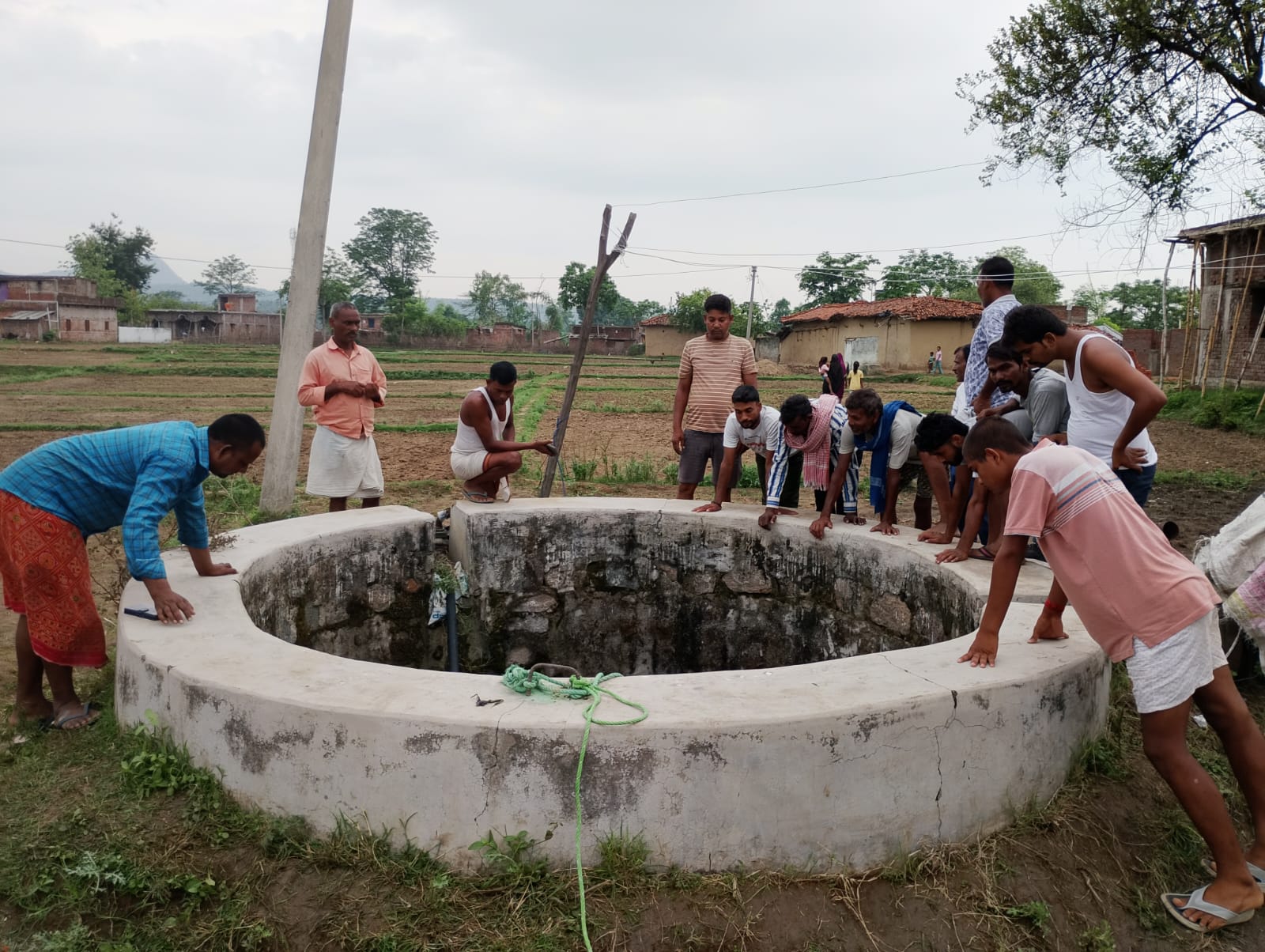 पति से विवाद में महिला ने दो मासूम बेटियों संग कुआं में लगाई छलांग, दोनों मासूम की मौत, जिंदा बची मां गयी जेल