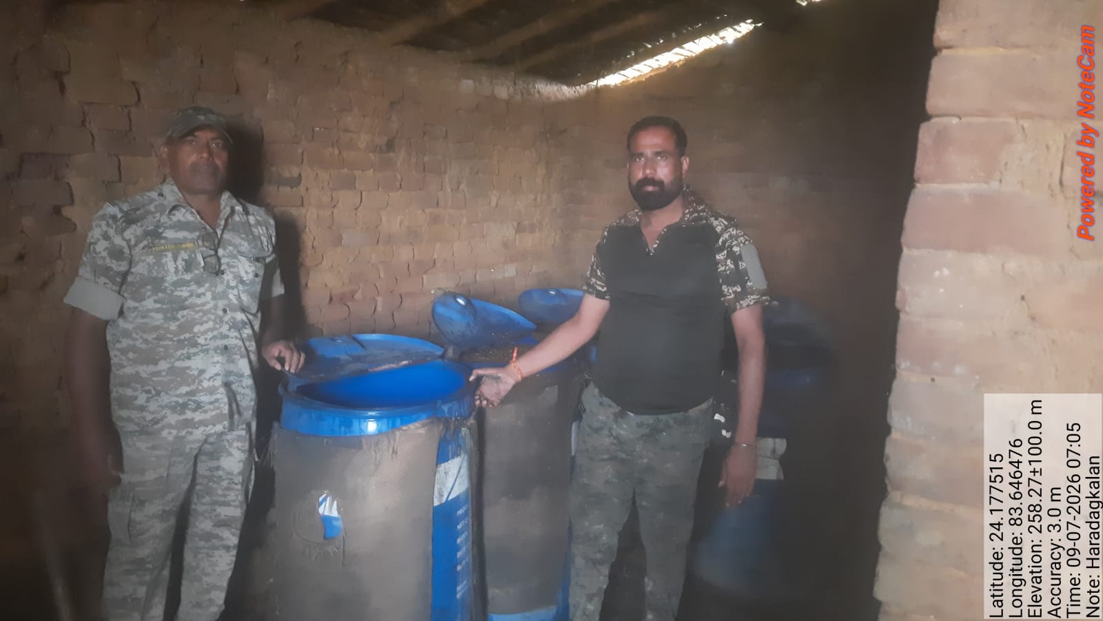 हरादाग में उत्पाद विभाग की बड़ी कार्रवाई, दो अवैध शराब भट्ठियां ध्वस्त,