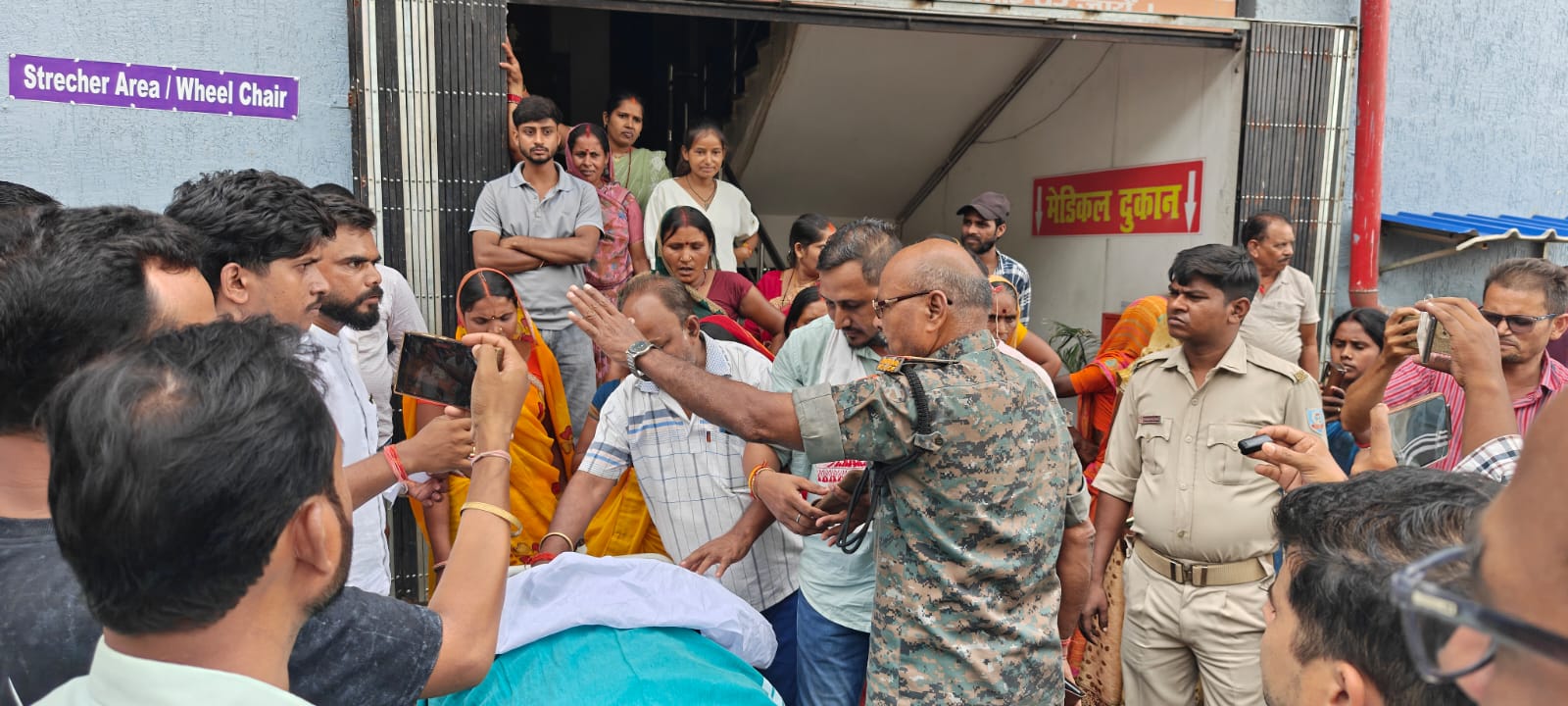 डिलिवरी के बाद महिला की मौत, परिजनों का हंगामा