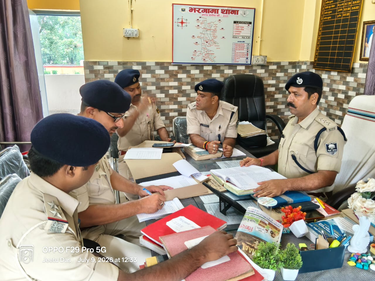 डीएसपी ने किया भरगामा थाना का निरीक्षण, लंबित मामलों के निपटारे का निर्देश