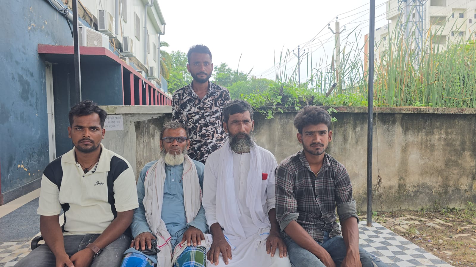 गोपालपुर गुमटी के निकट दो बाइक के बीच टक्कर ने दो परिवारों की खुशियां छीनी