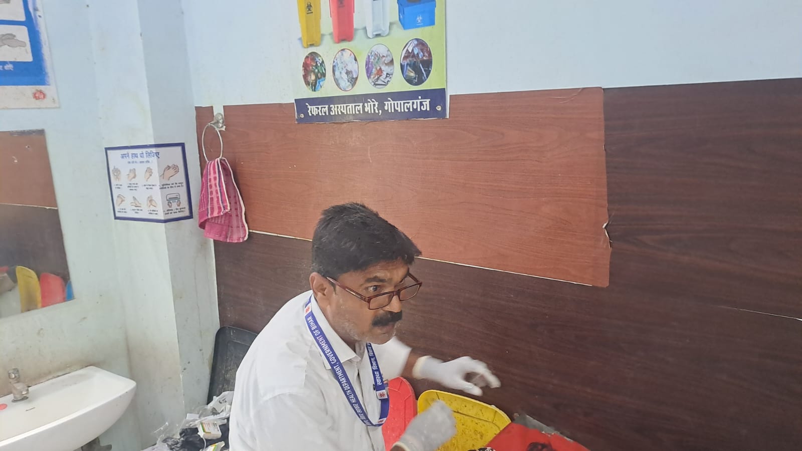 पाखोपाली शिवाजी चौक के पास पिकअप वैन से टकरायी बाइक, युवक गंभीर रूप से घायल
