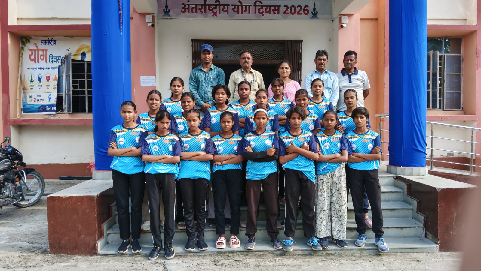 मुजफ्फरपुर: राज्य स्तरीय सुब्रतो कप के लिए समस्तीपुर रवाना हुई विधांचल इंटरनेशनल स्कूल की बालिका टीम