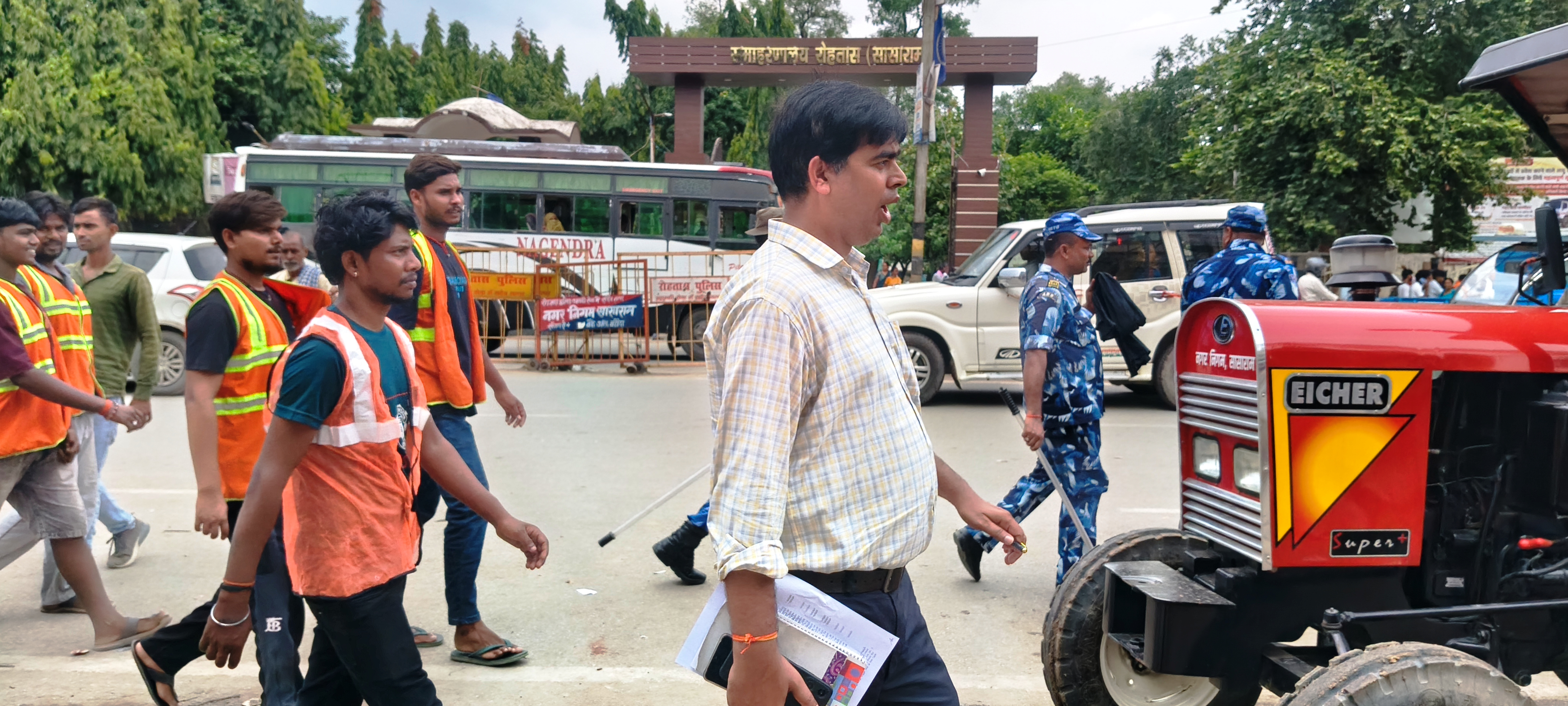 सासाराम में अतिक्रमण पर नगर निगम की सख्ती, कई ठेले-खोमचे हटाए गए