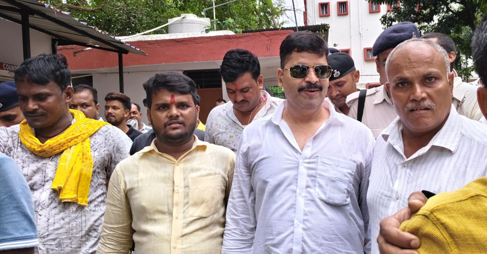 चर्चित पप्पू मेहता हत्याकांड का अभियुक्त भोला सिंह कोर्ट में पेश, समर्थकों के काफिले से शहर में लगा जाम