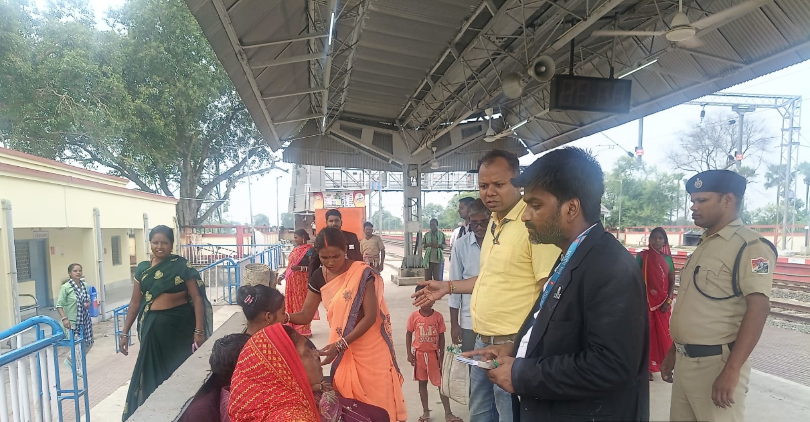 मालदा मंडल का बड़ा टिकट जांच अभियान: 514 बेटिकट यात्री पकड़े गए, ₹5.40 लाख से अधिक जुर्माना वसूला