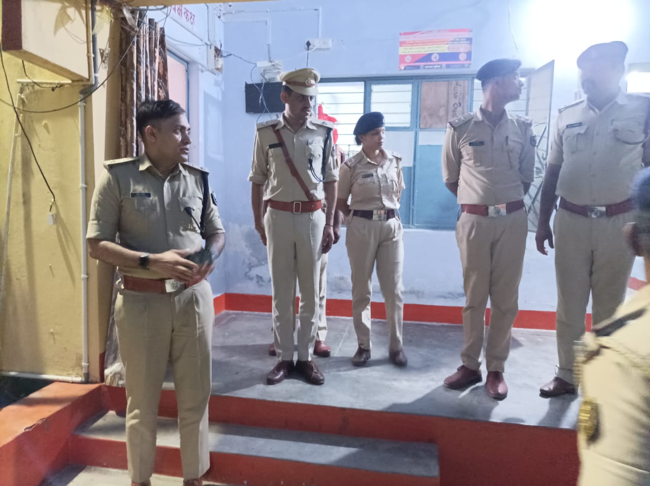 महिषी थाना पहुंचे सहरसा के नए एसपी विक्रम सिहाग, लंबित मामलों पर सख्ती, अपराधियों की गिरफ्तारी के लिए दिए बड़े निर्देश