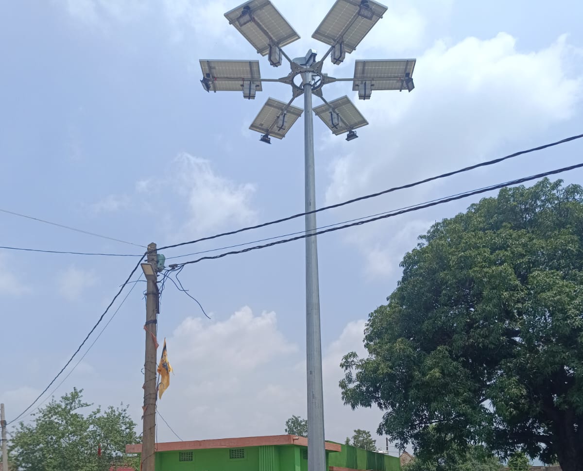 सोलर हाईमास्ट लाइट से जगमगाए हजारीबाग के चार गांव, बढ़ी सुरक्षा और सुविधा