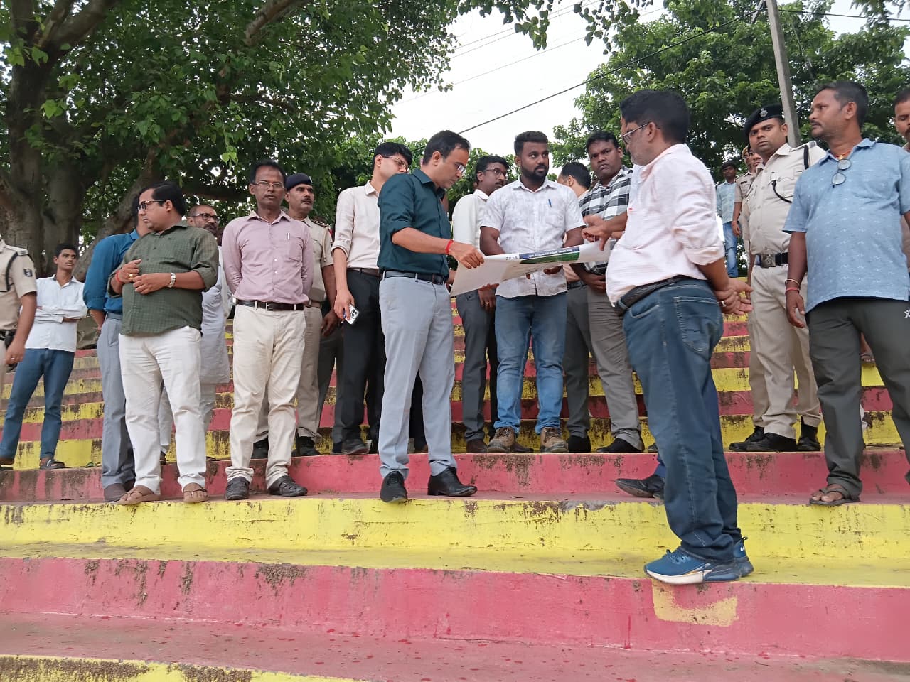 मां कात्यायनी मंदिर से कसरैया धार तक पर्यटन विकास की पहल, डीएम ने लिया योजनाओं का जायजा