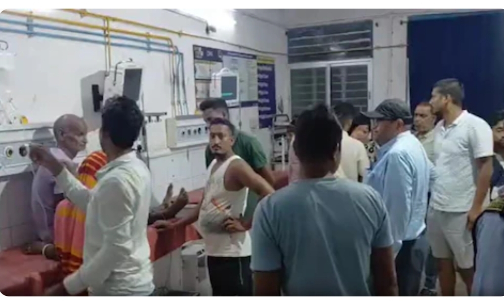 जमुई सदर अस्पताल में कोबरा के डंसे वृद्ध को मिला नया जीवन: डॉक्टरों ने दिए 20 वायल एंटी-वेनम