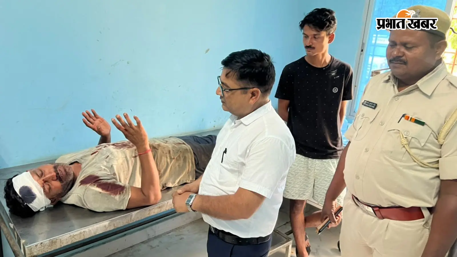 खाकी का कहर: बथुआ बाजार में मिठाई व्यवसायी को QRT जवानों ने बंदूक के कुंदे से पीटा, हालत गंभीर, रेफर