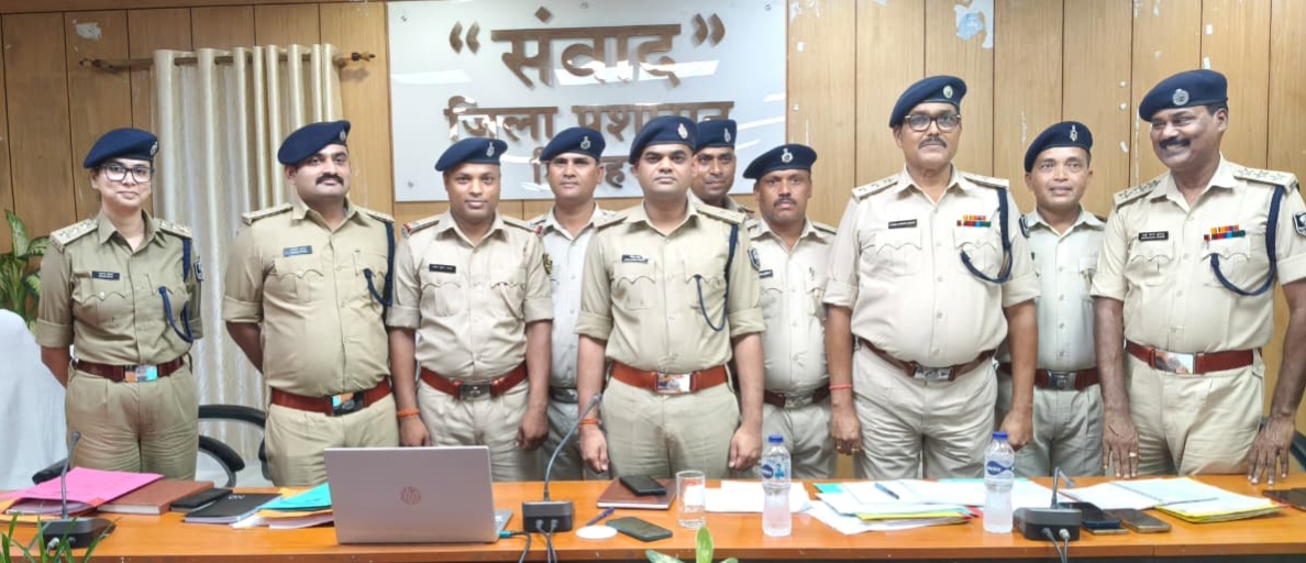 पीपिंग सेरेमनी में 9 एएसआई को मिला प्रमोशन, एसपी ने दी नई जिम्मेदारियों की सीख