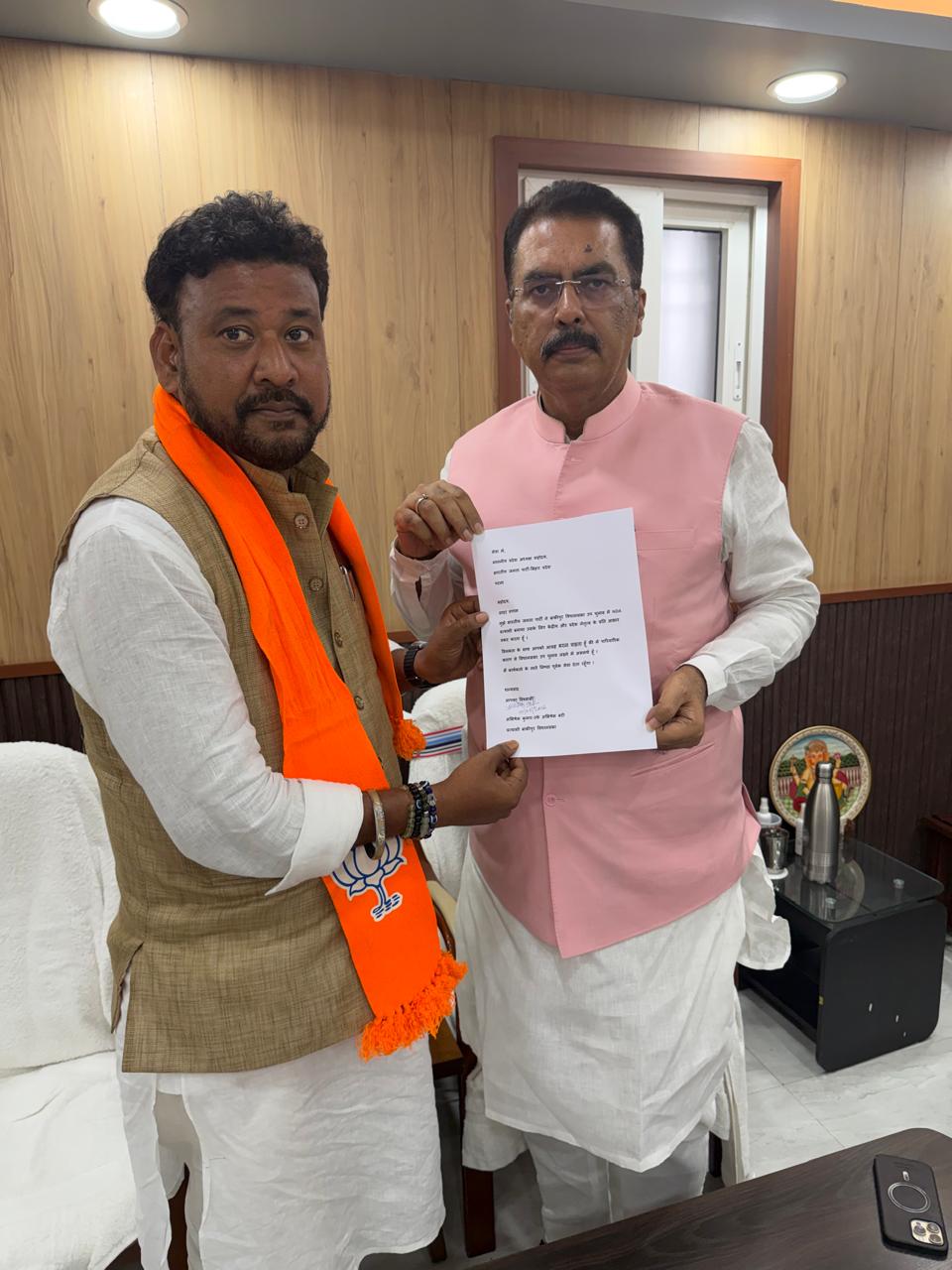 बिहार बीजेपी चीफ के साथ अभिषेक कुमार