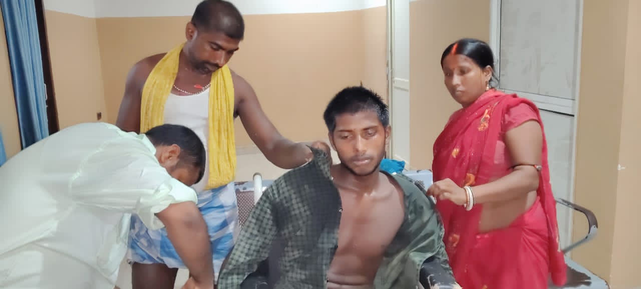 मारपीट में बदला हंसी मजाक, एक दर्जन घायल