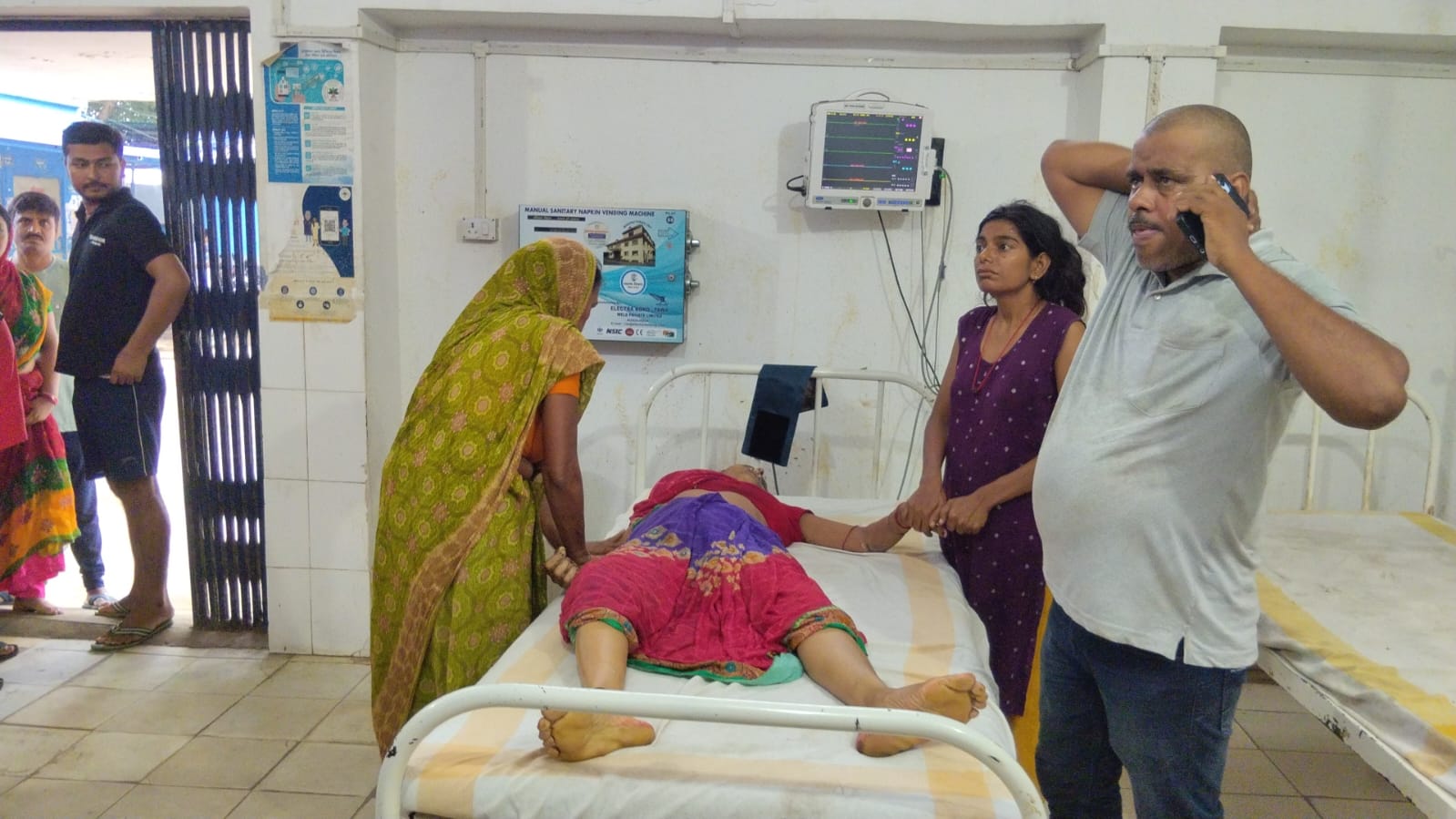 विद्युत प्रवाहित तार की चपेट में आने से महिला की मौत, परिजनों में मचा कोहराम