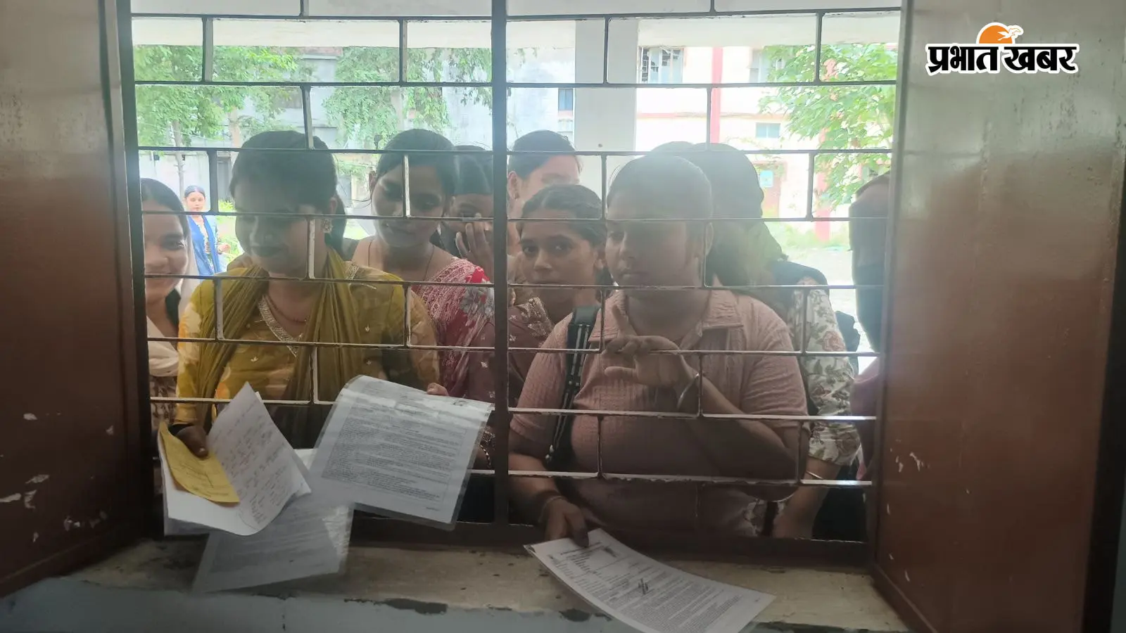 बैंक की तकनीकी गड़बड़ी से फंसी परीक्षा प्रक्रिया, जेपीयू ने बढ़ाई सेमेस्टर-3 एग्जाम फॉर्म भरने की तिथि, जानें नया शेड्यूल