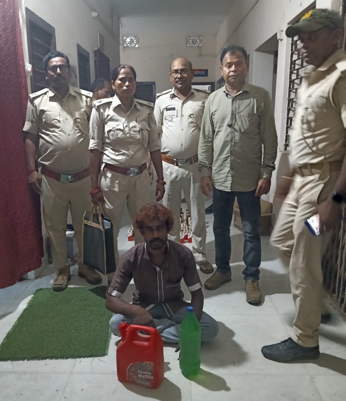 बारसोई में शराब तस्करी पर बड़ी कार्रवाई, 20.480 लीटर विदेशी शराब के साथ दो गिरफ्तार